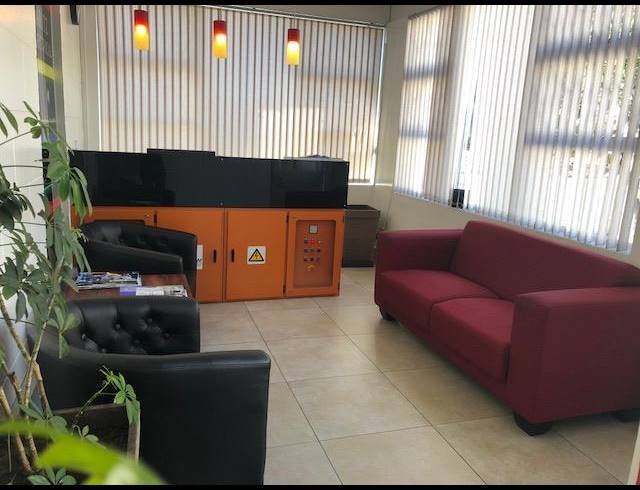 256M² BUILDING TO LET IN WYNBERG